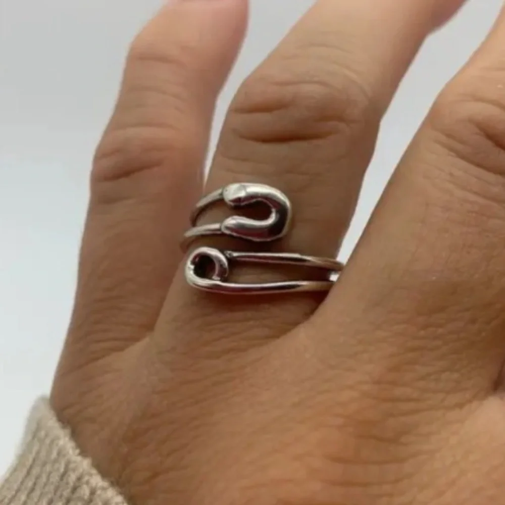 🆕925 Silver Plated “SAFETY PIN” Wrap Ring- Adjustable sizing up to size 9